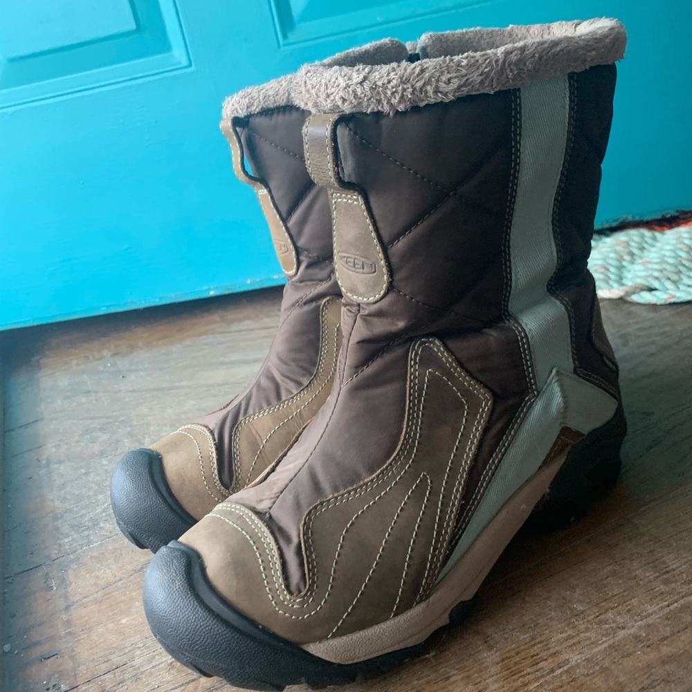 Keen Betty Boot brown mint size 9